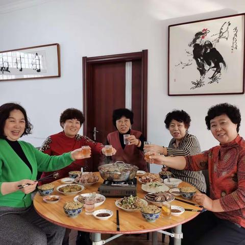 五姐妹欢渡腊八节