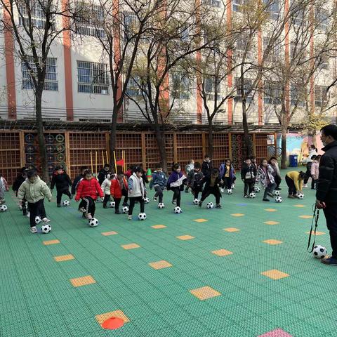 【沁阳市实验幼儿园大七班2月主题活动】魅力足球⚽️快乐成长