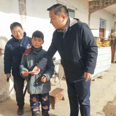 茴村镇开展迎新春送温暖活动