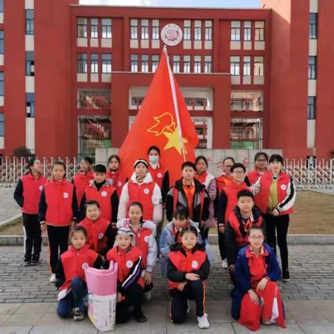 关爱孤寡老人，弘扬敬老之风 ﻿——新邵县芙蓉学校“党建带队建”主题教育活动