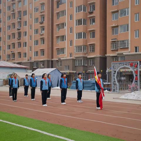 学习二十大 永远跟党走 奋进新征程——爱民街小学主题升旗仪式