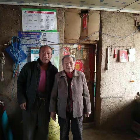 进村入户调查摸底，扎实推进精准扶贫