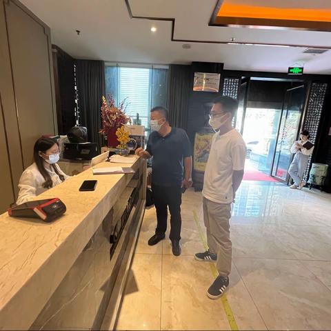 区商务局实地走访租赁与商务服务业企业