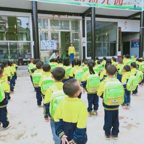 幼儿园通知：降温了，请为孩子添衣保暖，预防感冒！