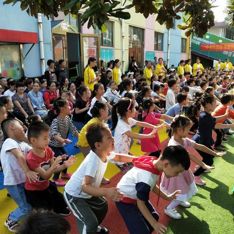 爱萱幼儿园“中秋月饼圆 齐聚庆团圆”亲子活动