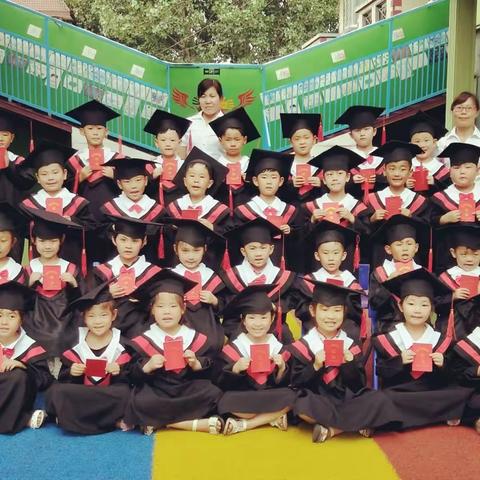 我们毕业了💓💓💓