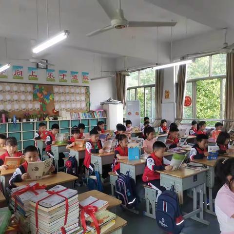 沐浴书香，抒怀少年梦