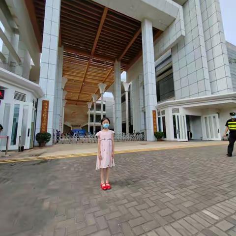 海南省博物馆参观记                      —— 三（16）班 何佳和