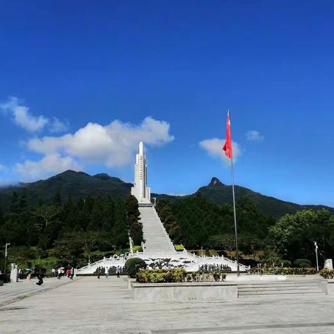 瞻仰烈士纪念碑，传承革命精神，扛起责任担当——海口市资规局党史党性教育实践活动纪实