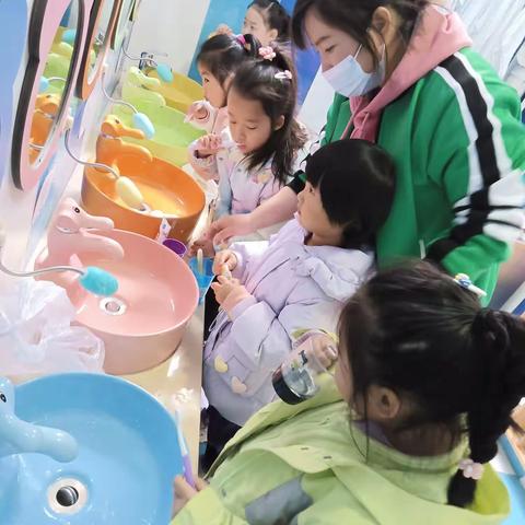 木多多幼儿园中一班3.23精彩瞬间