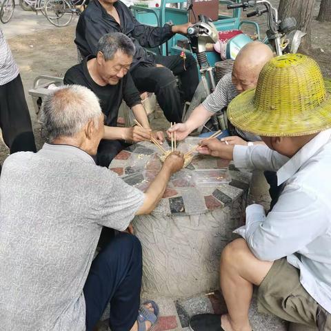 社区同行，传递温暖，关爱老人，丰富老年生活