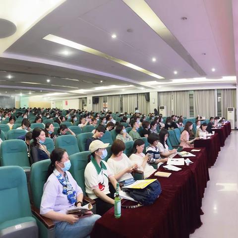 与学生共读，和孩子聊书——江岸区高年段“快乐读书吧”读中指导课专题研讨活动