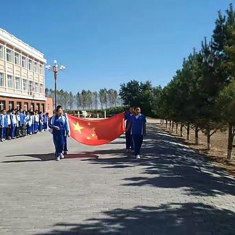 “感师恩，勤学苦练真本领；铸师魂，立德树人担使命”――永丰庆祝第35个教师节主题演讲活动