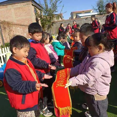 果果二班小朋友 🙋出来跟大家 Say  Hello👋 🌈投递和小朋友👶的日常