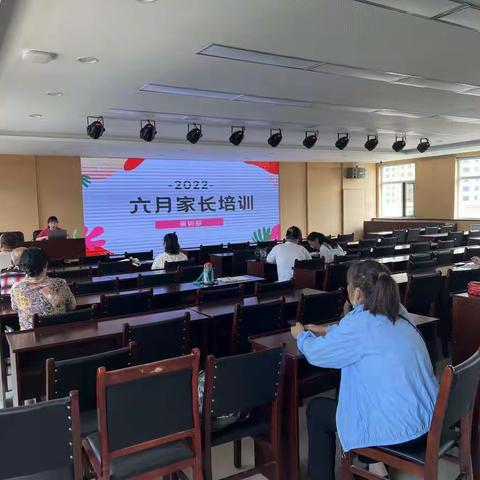 大同市残疾人服务指导中心语训部6月家长培训