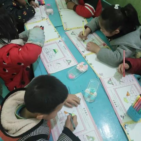学前班兴趣美术课