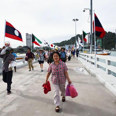 泰国旅游之六-----芭提雅金沙岛水上市场等风光随拍