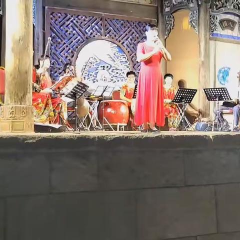 岭上翠谷艺术团璟园婺剧专场演唱晚会圆满成功