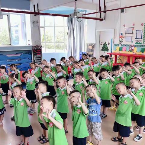 石门县宝峰街道阳光幼儿园大二班舞蹈汇报