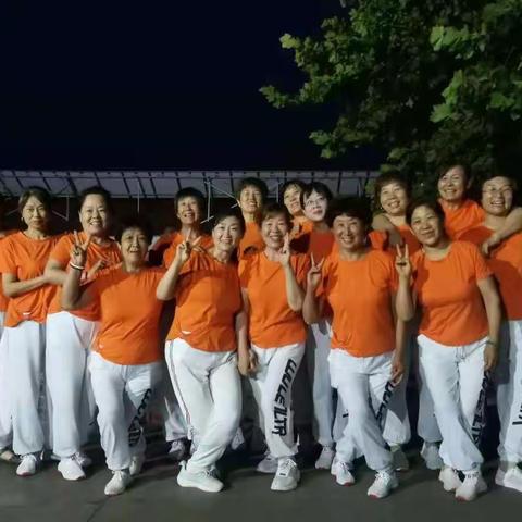 百年征程波澜壮阔，百年初心历久弥坚，百年华诞举国欢庆。红沙沟广场舞团赴东纪庄村委演出