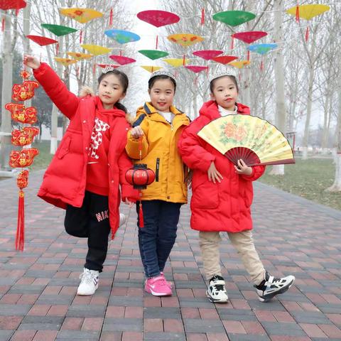 不能去走亲访友了，发个美篇在手机上拜年了，祝所有的小朋友健康成长，幸福快乐！