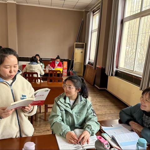 “同阅读，共分享”永安东街小学数学教师读书交流会