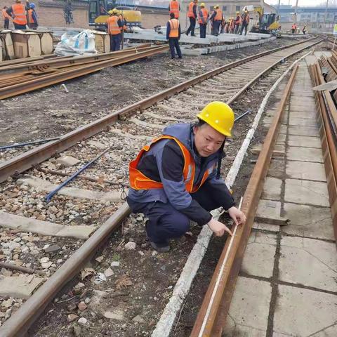 以卷尺丈量责任，用责任诠释担当