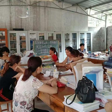 均衡路上，我们一直前进--博白县大坝镇青山村小学