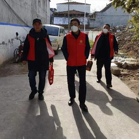 岁寒情深，呵护成长—宝丰县中等专业学校领导走访慰问学生