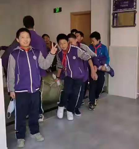 曝光这个小短腿儿！！