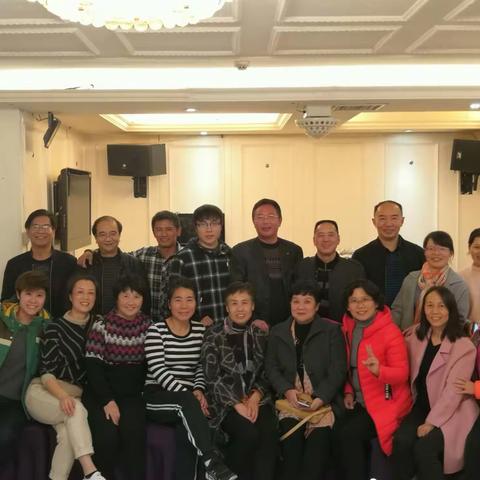 我们是相亲相爱的一家人🈶❤你俩却无情地退休了🏧🈵