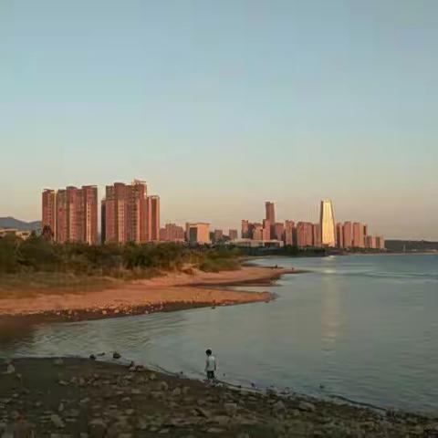 曾记同窗日月酣，未忘道合梦魂憨。――简洁版