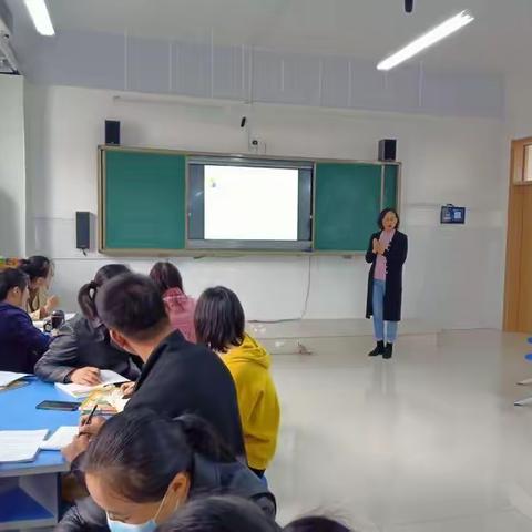 立足单元教材梳理，构建有效数学课堂------记兴华路小学数学团队大单元备课教研活动