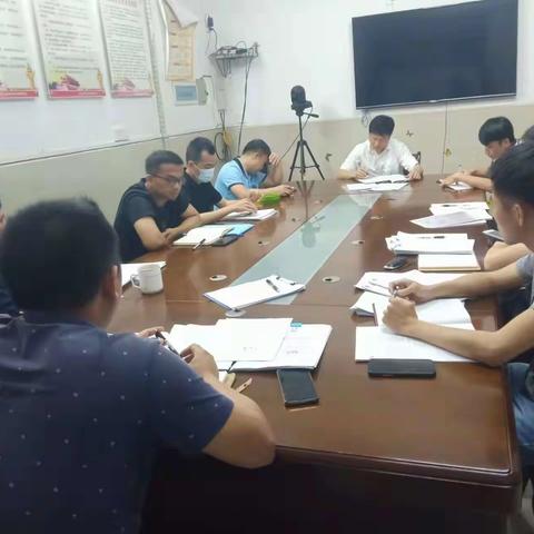 强化干部护绿呵蓝担当，践行绿水青山发展理念--市场监管行政执法大队支部召开动员党员禁止燃放爆竹工作会议