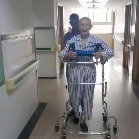 让抗美援朝老战士重新站起来！