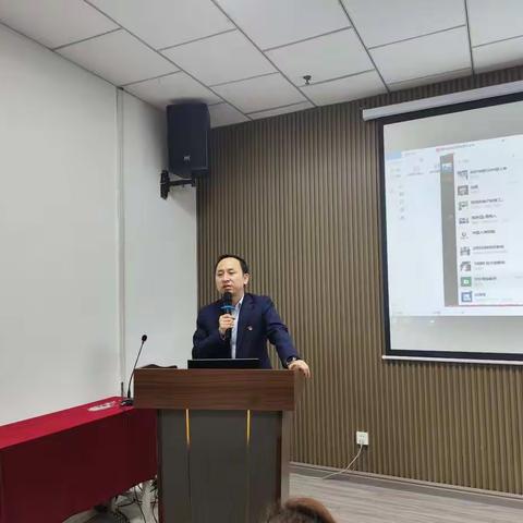 “三月和风·牵系人情”阿克苏分公司企划部张江涛经理、大个险邹军、热依拉一行莅临库车市支公司指导工作