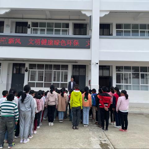 绿化校园      美化环境———打造诗意校园