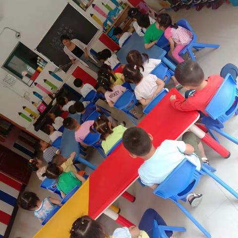 舒贝尔和济春天幼儿园中二班浓情端午粽香(纵享)快乐！