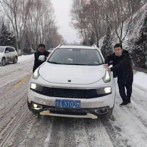 宜君公安积极应对雨雪天气力保道路安全畅通