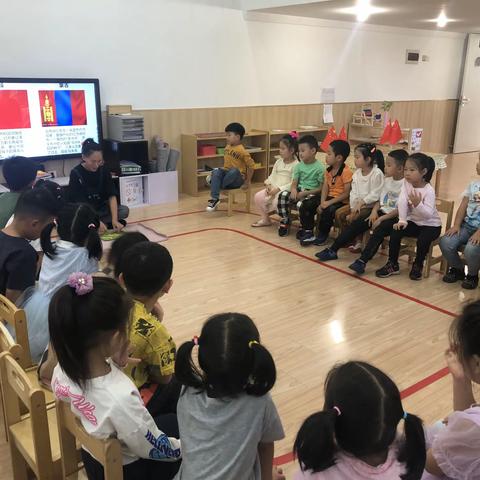 蒙氏双语幼儿园—蒙氏三班为祖国献礼