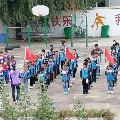 “高举队旗跟党走争做新时代好队员”记西集镇东河岔小学建队71周年纪念日活动