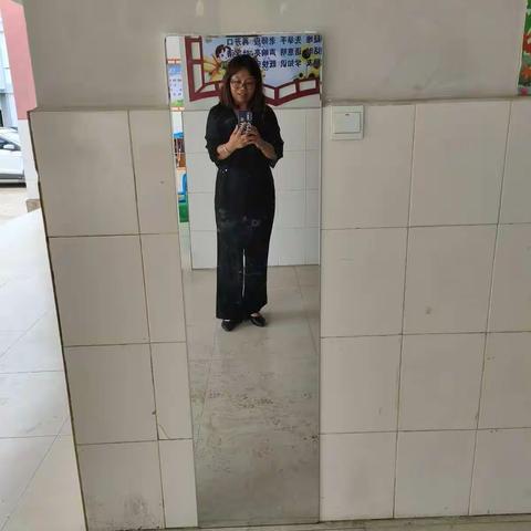 我在中山小学的一年:2020年9月7日，带着满心的期待，走进了这片土地，感谢这里热情的人民，用温暖宽松的心包容