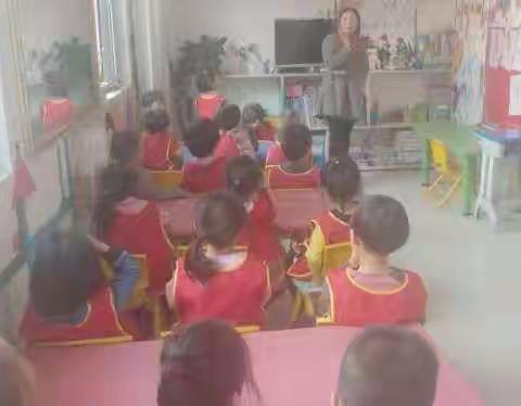 小博士幼儿园中一班《感恩节》活动主题