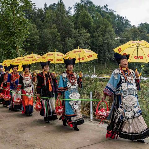 我的凉山情缘之七凉山彝族葬礼，回归自然的生命仪式