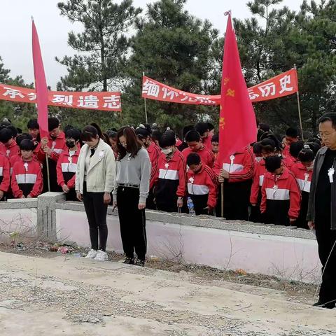【继承先烈遗志，共创美好未来】朱碌科镇中学清明节祭扫烈士墓活动纪实