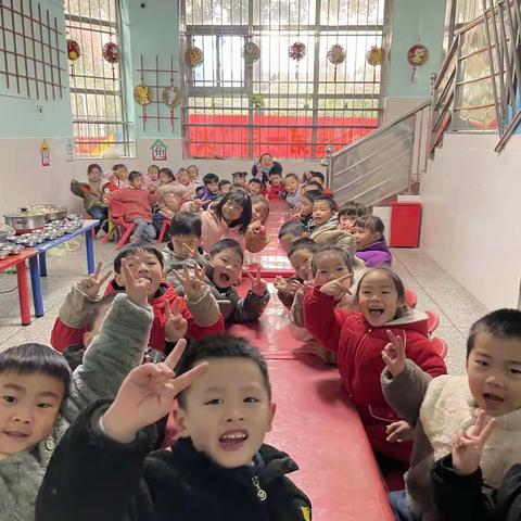 培育幼儿园庆元旦美食活动——快乐火锅节