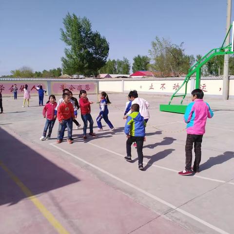 何家沟小学阳光体育活动掠影
