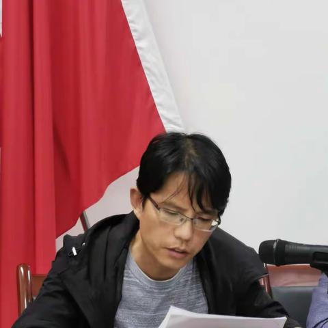 小烟庄村党支部2019.10.13日召开“不忘初心、牢记使命”党员学习大会。