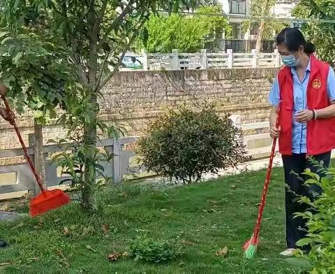 金河社区开展辖区小区卫生环境整治活动