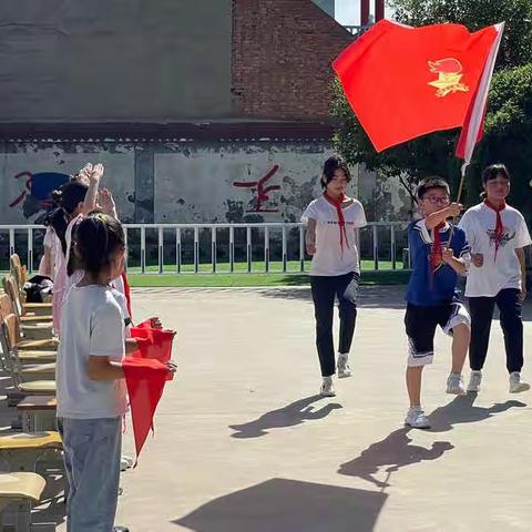 “立榜样做好队员 庆六一共奏华章”引镇街道天王小学少先队入队仪式暨六一表彰大会